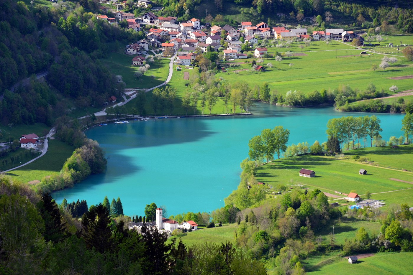 Jezero-Most-na-So__i-Danilo-Lesjak.jpg