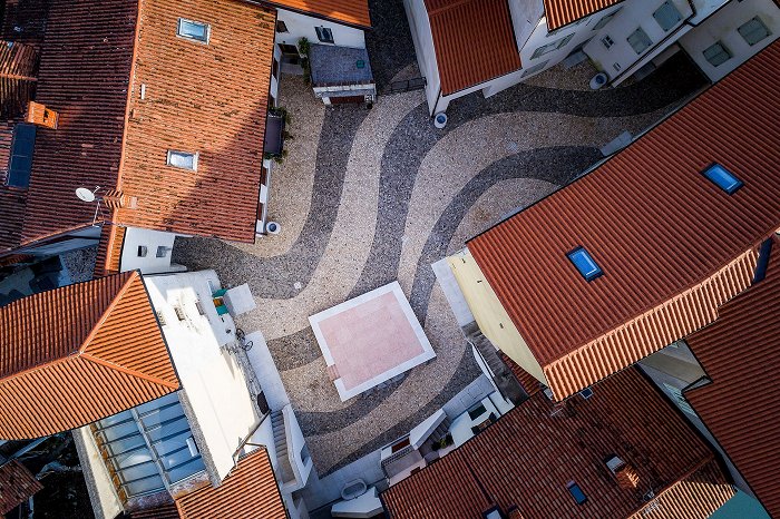 Vista di Kontrada Square da una vista a volo d\'uccello