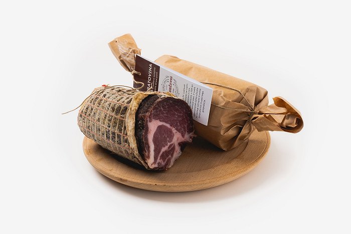 Pr\' LukčevihFarm • Neck meat • Soča Valley Finest